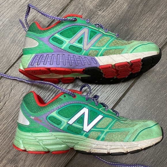 Disney New Balance Ariel shoes - Picture 3 of 8